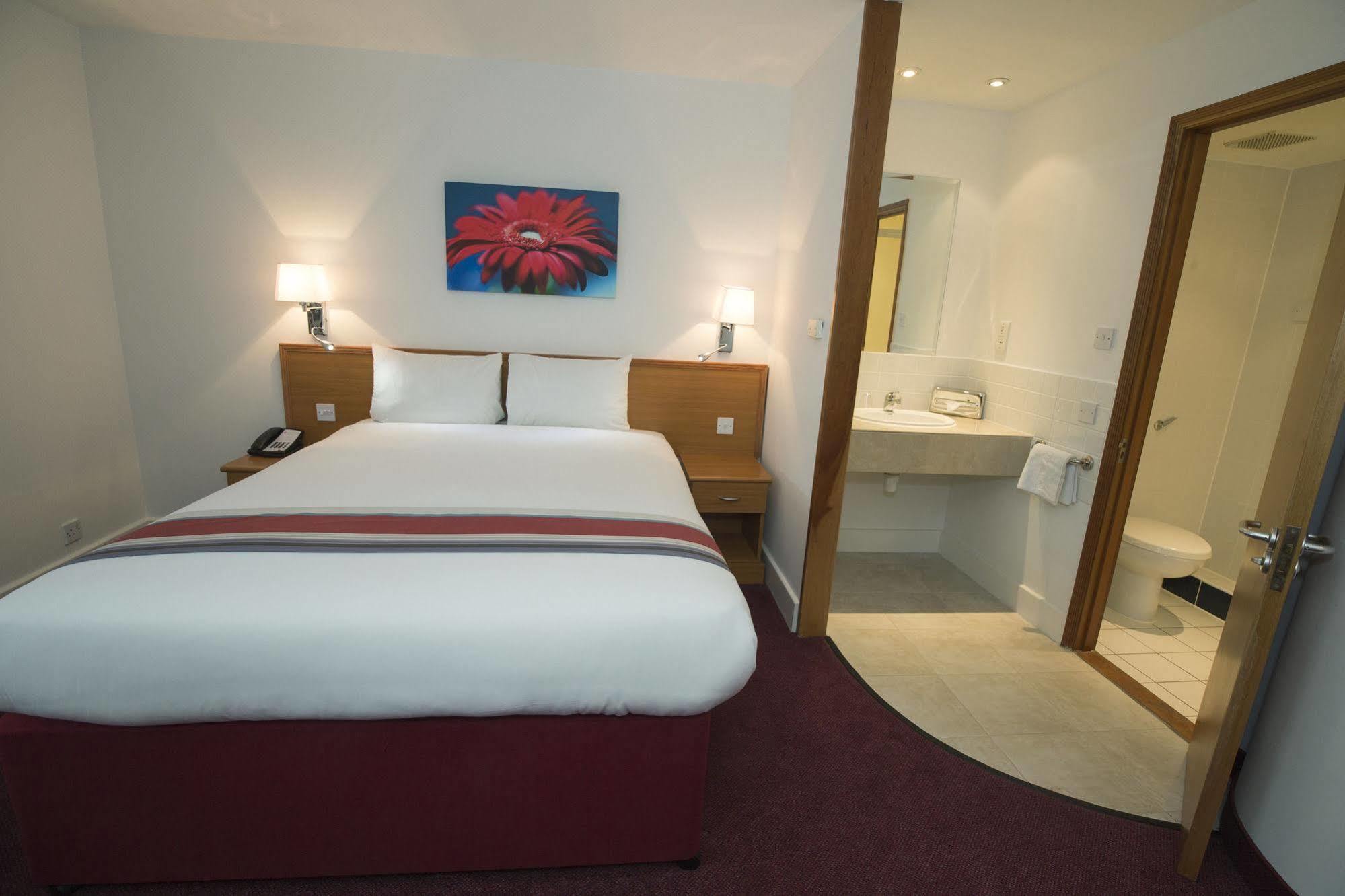 Hotel Ramada Cambridge Fen Drayton Exteriér fotografie